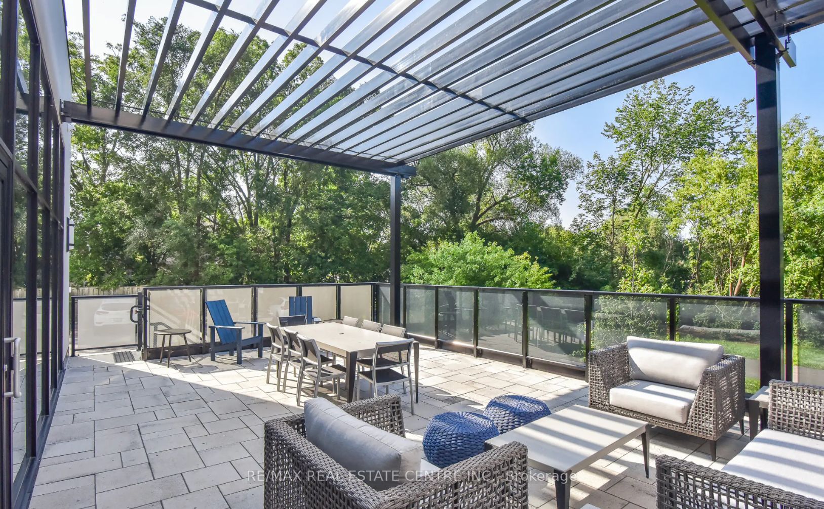 71 Wyndham St S, #609