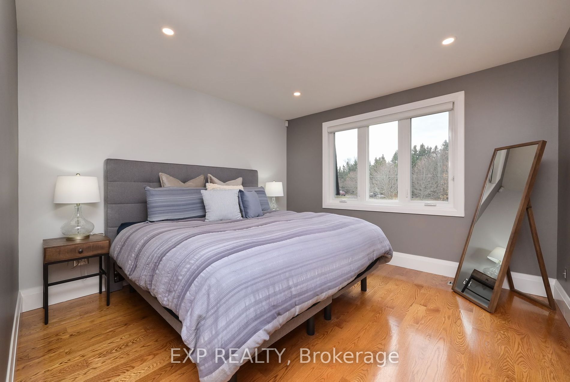 8 Golden Rd