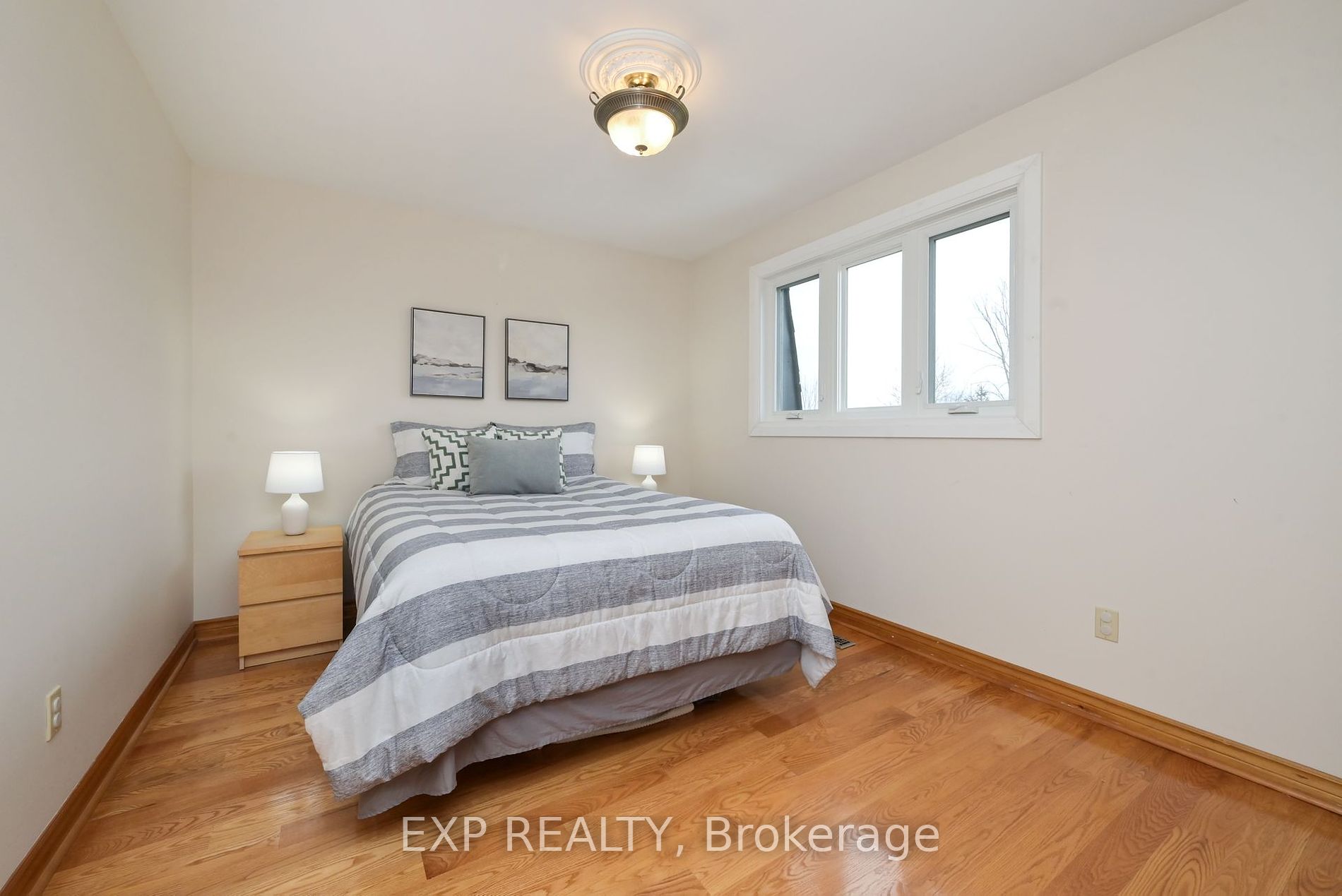 8 Golden Rd
