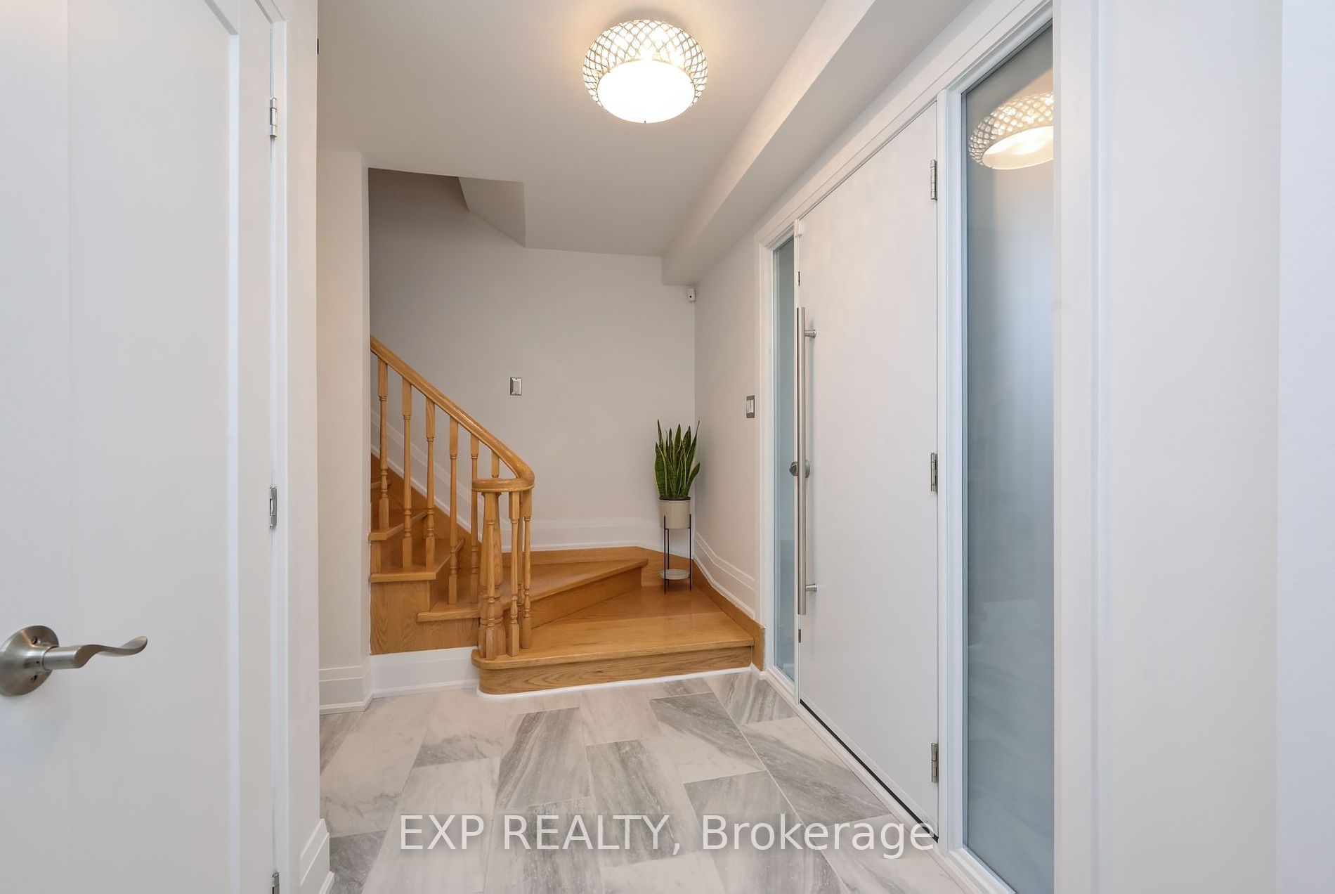 8 Golden Rd