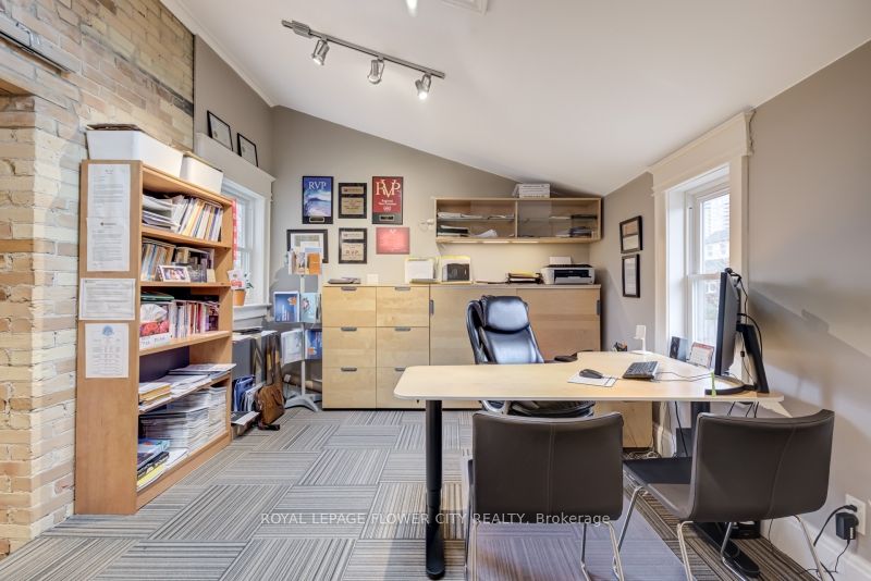 45 Princess St E