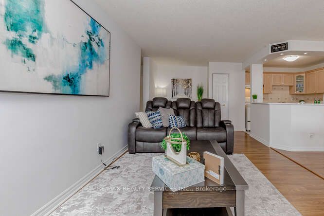 75 Glenburn Crt, #1004