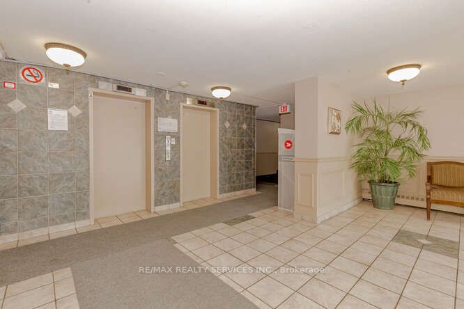 75 Glenburn Crt, #1004