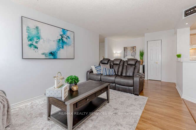 75 Glenburn Crt, #1004