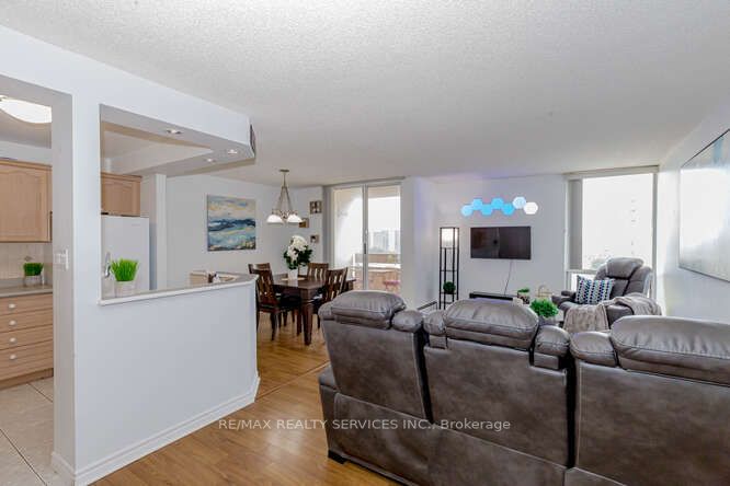 75 Glenburn Crt, #1004