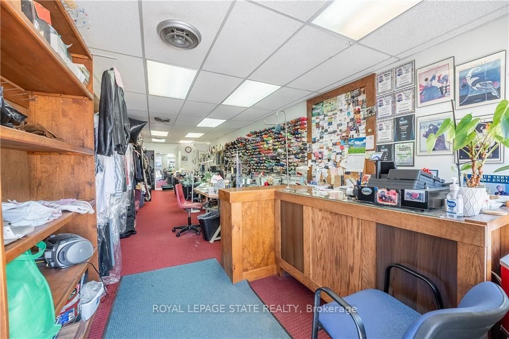 19 Main St S