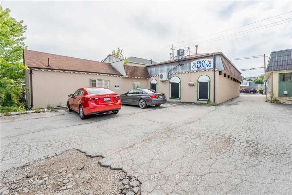 19 Main St S