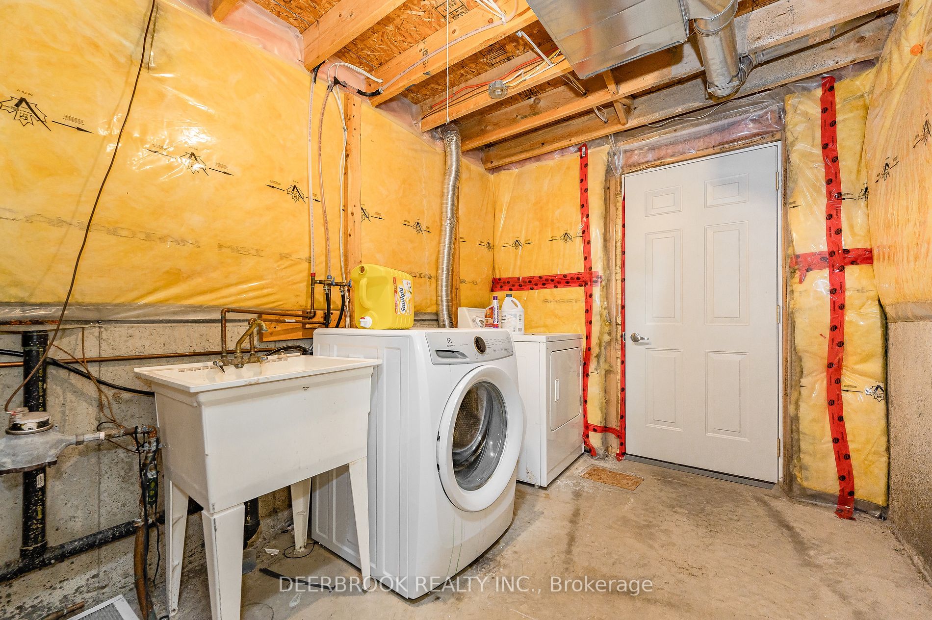 565 Avignon Pl