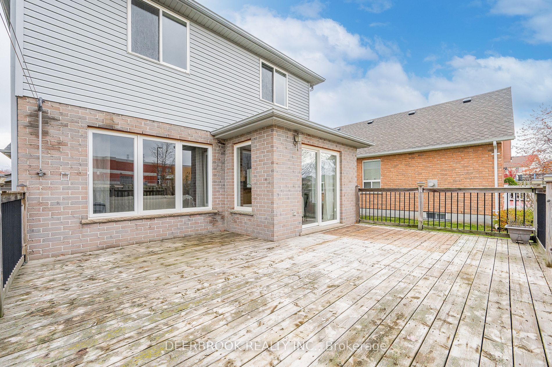 565 Avignon Pl