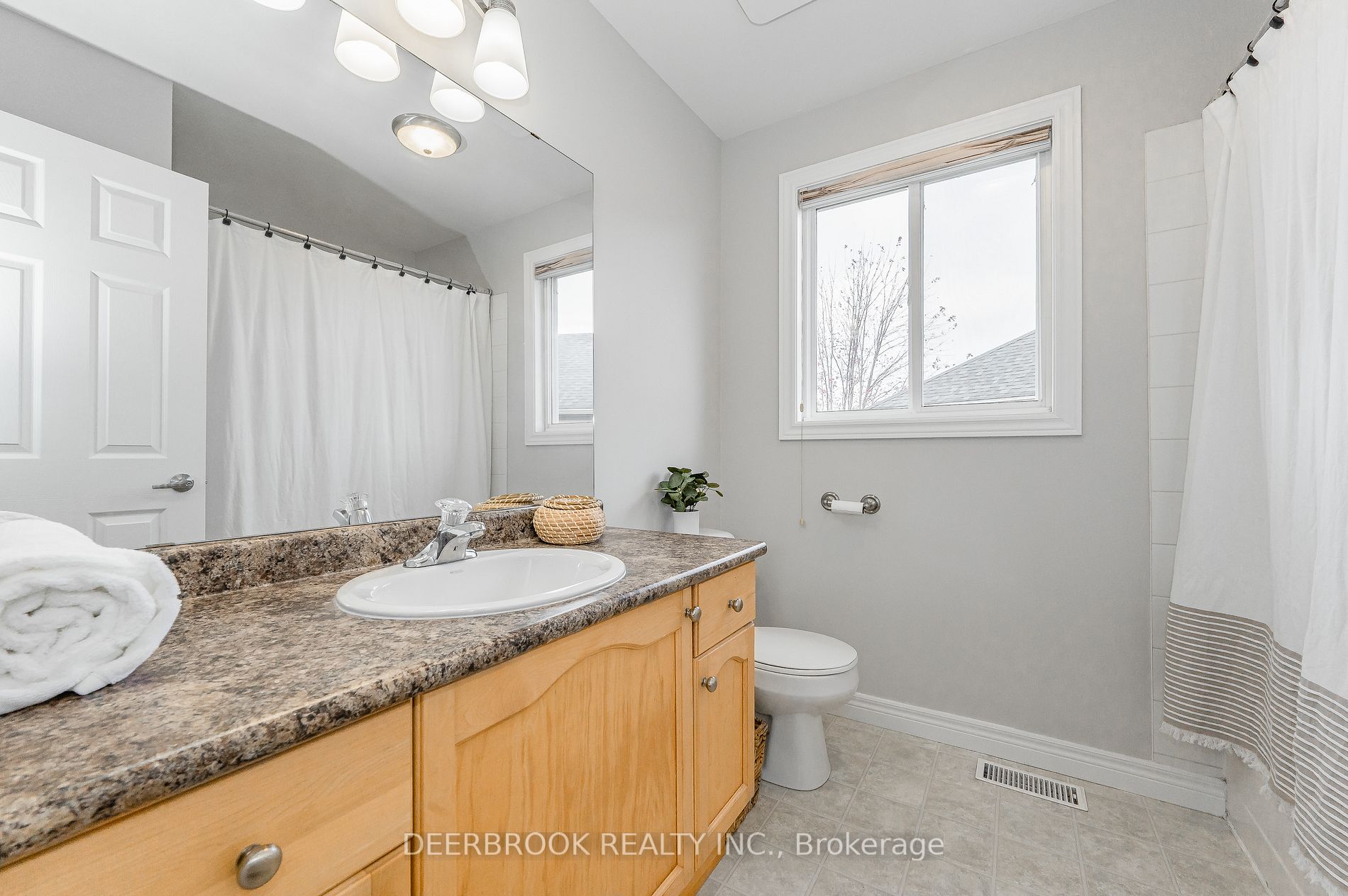 565 Avignon Pl