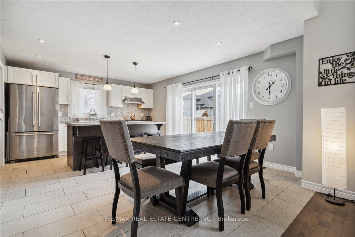 30 Hilborn St