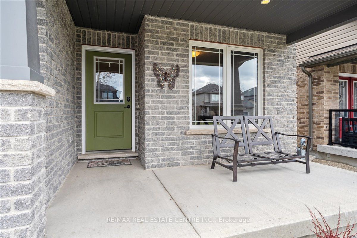30 Hilborn St