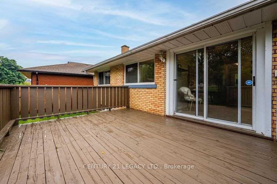 224 River Road E