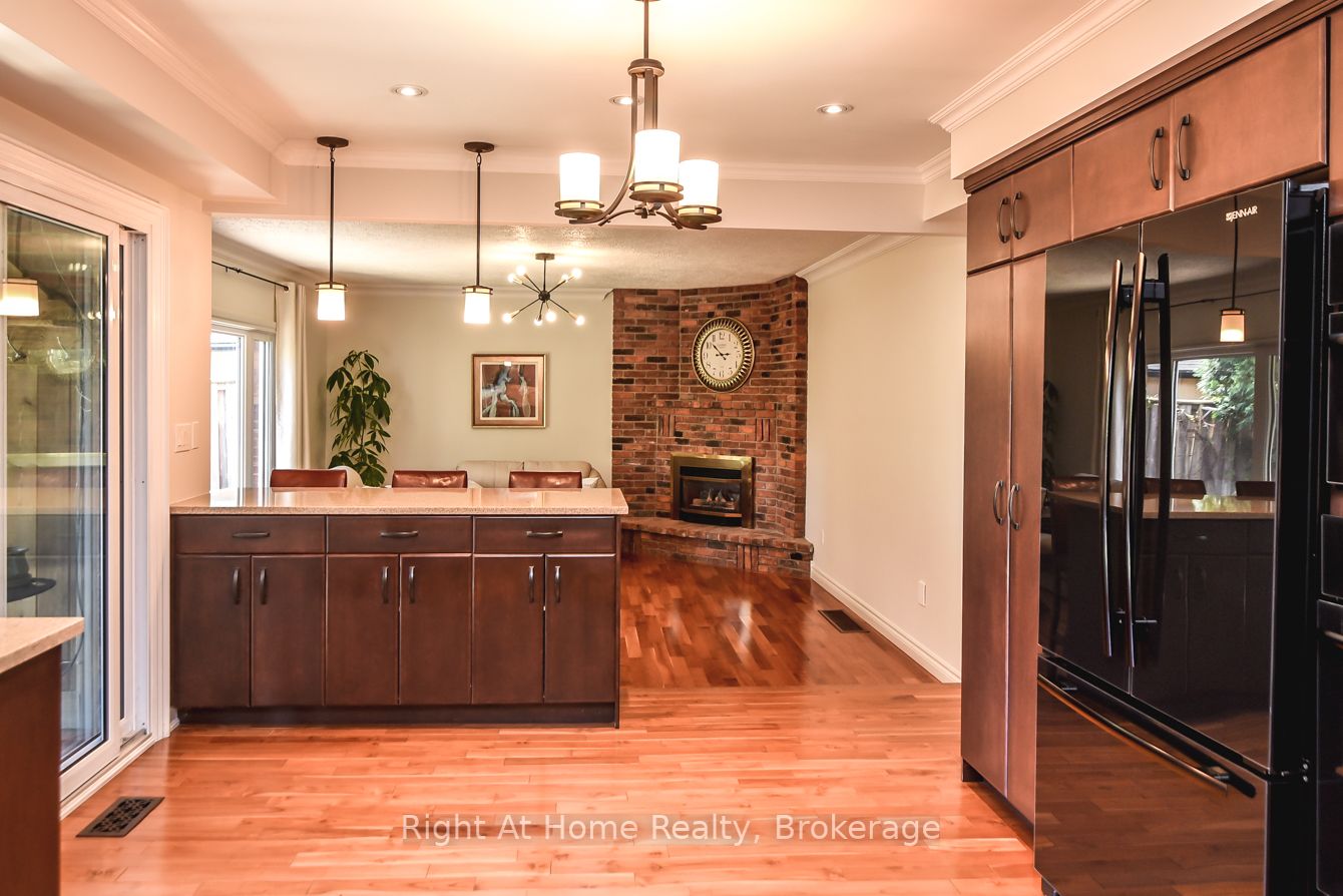 369 Brookview Crt