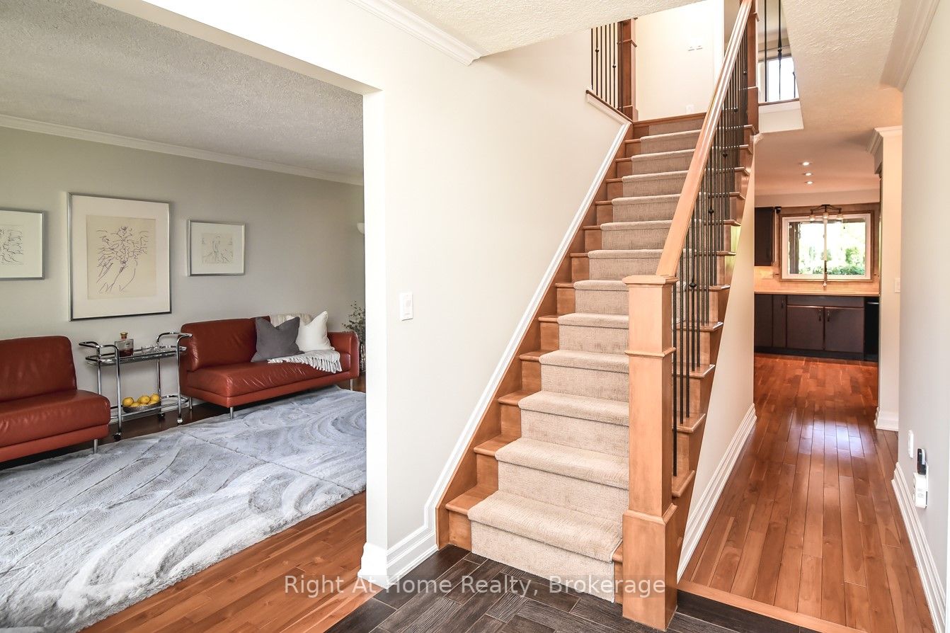 369 Brookview Crt