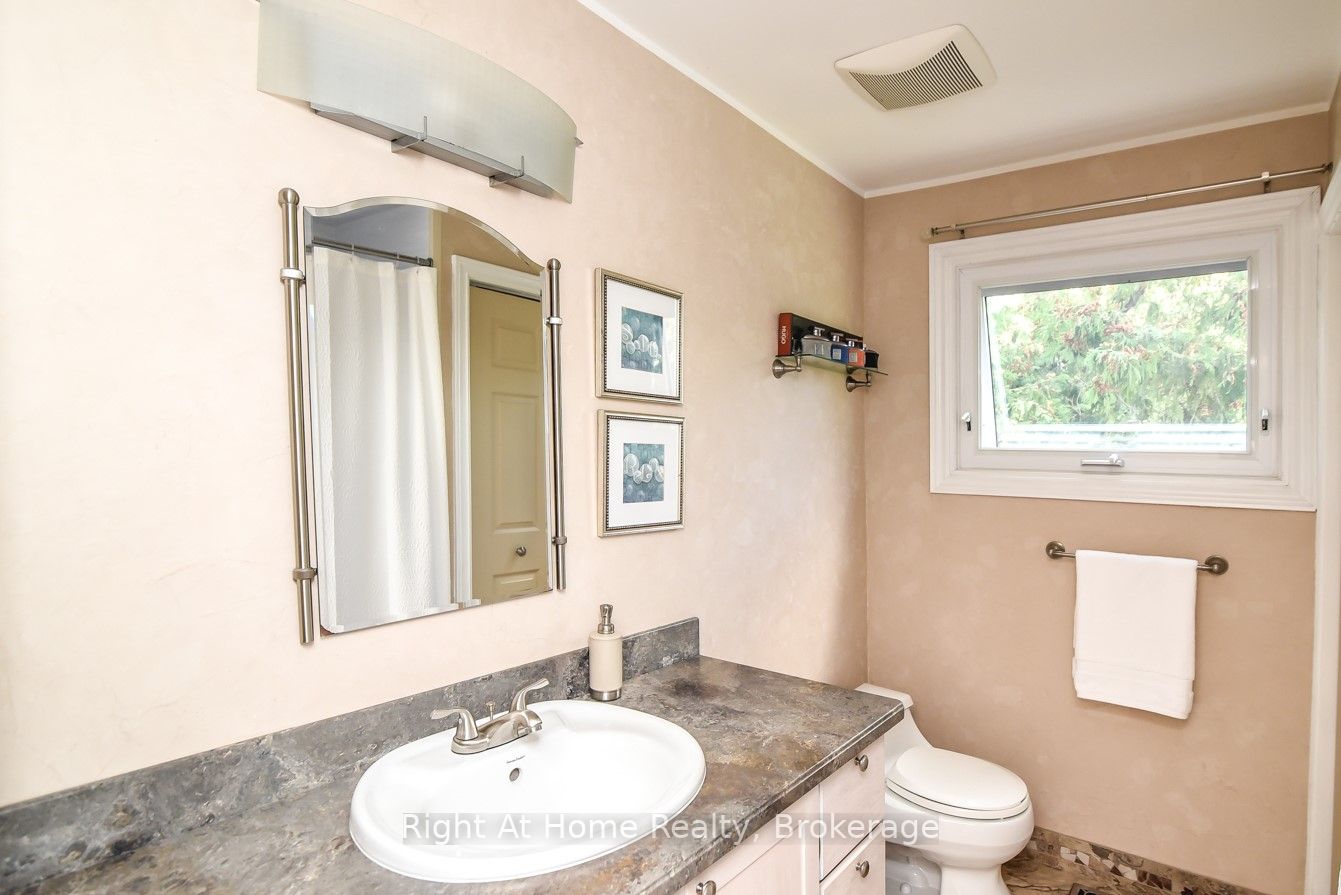 369 Brookview Crt