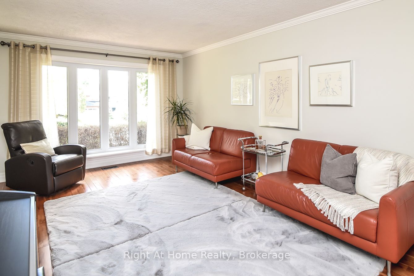369 Brookview Crt