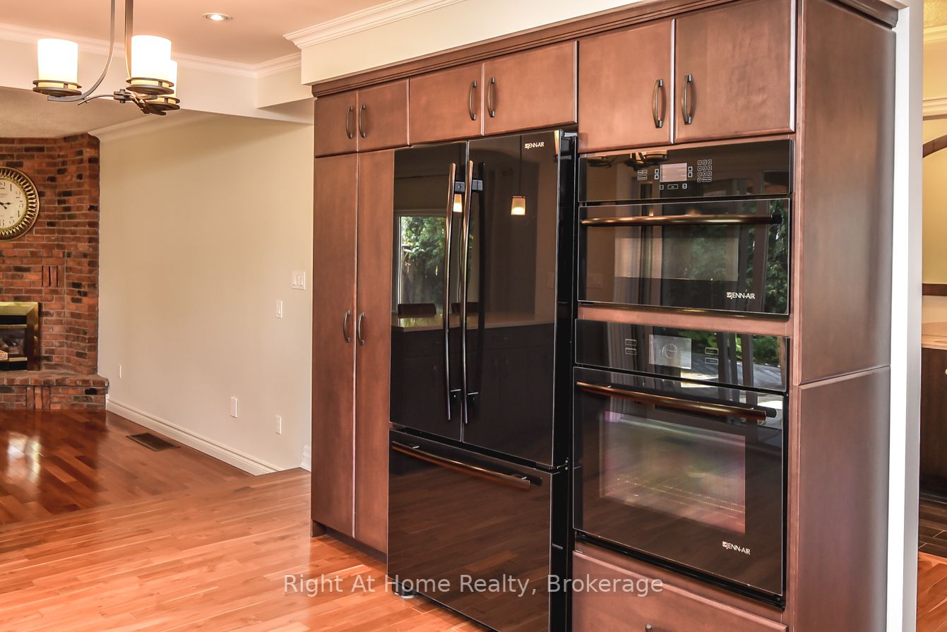 369 Brookview Crt