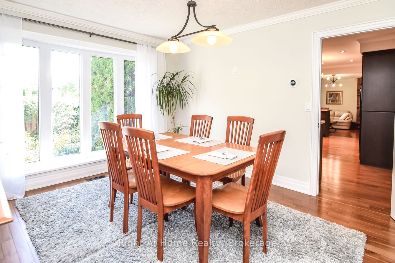 369 Brookview Crt
