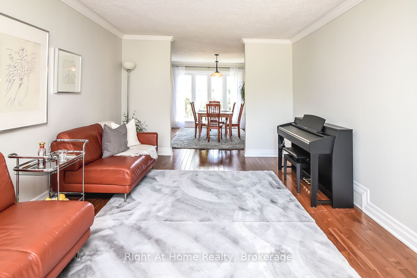 369 Brookview Crt