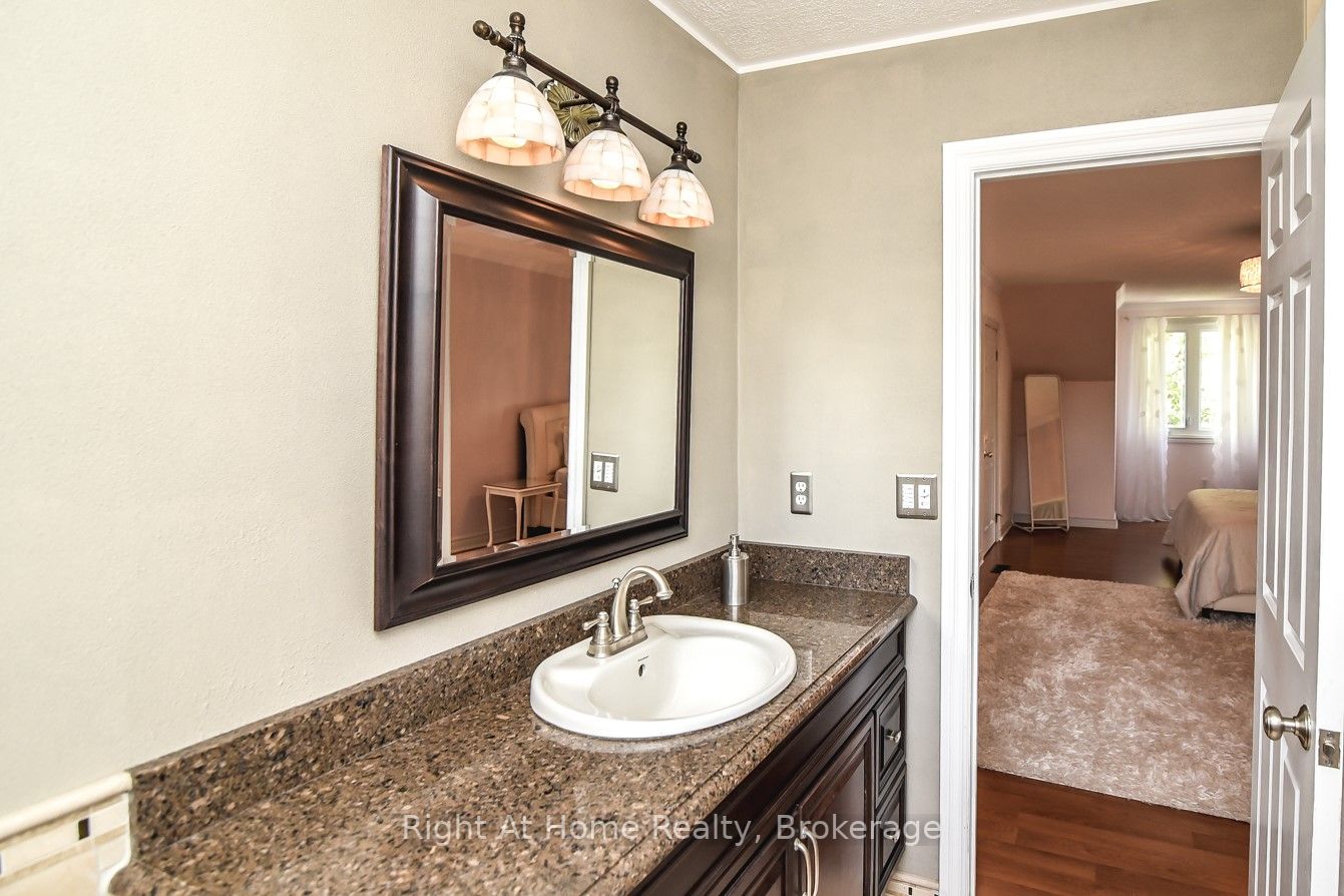 369 Brookview Crt