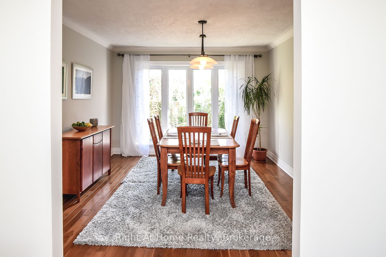 369 Brookview Crt