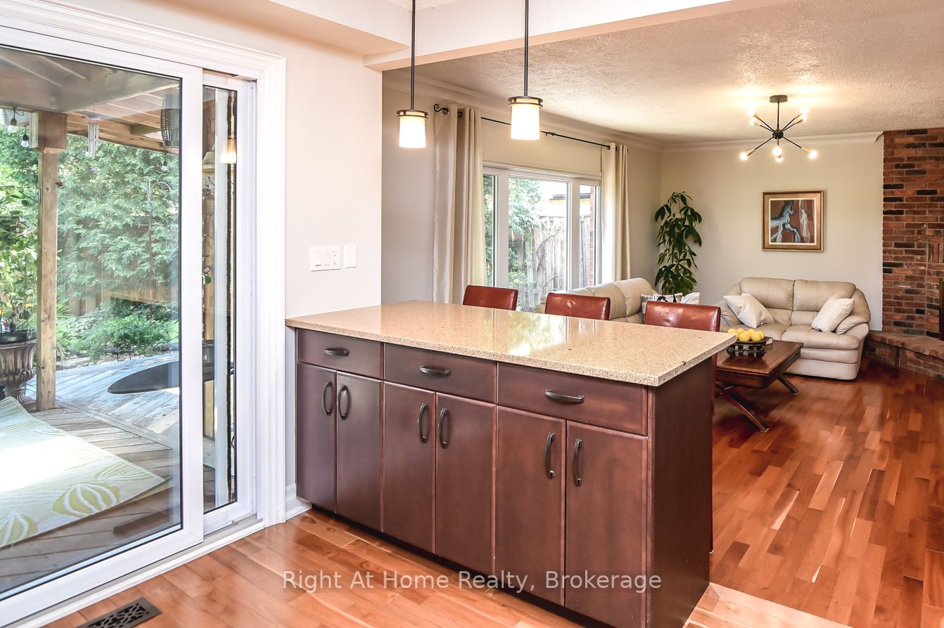 369 Brookview Crt