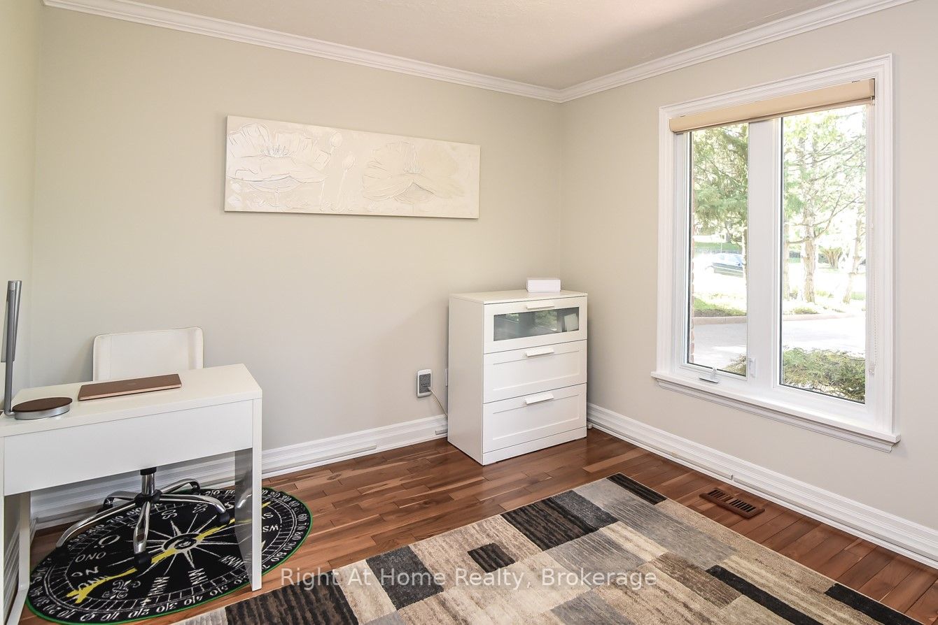 369 Brookview Crt