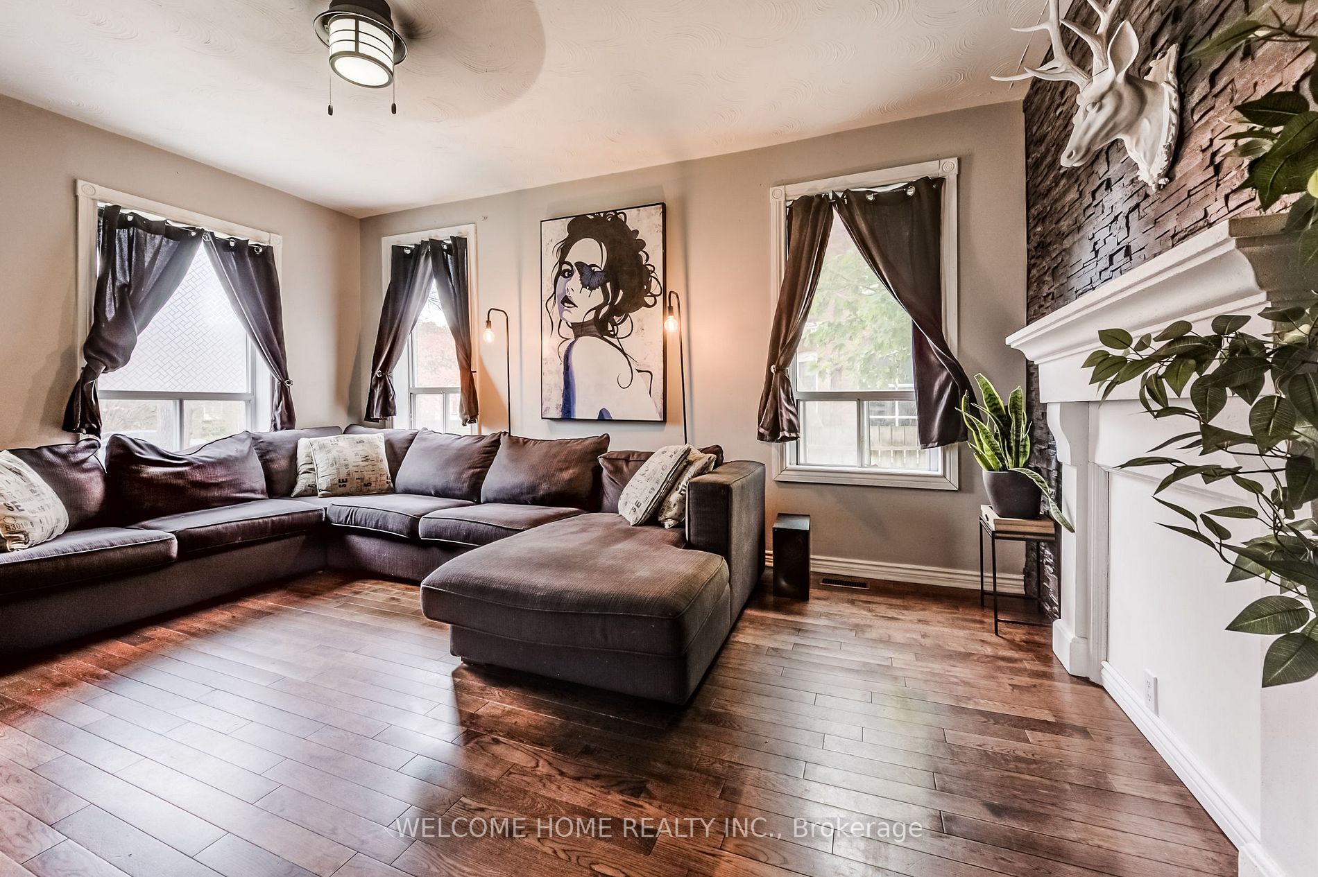 169 Brock St W