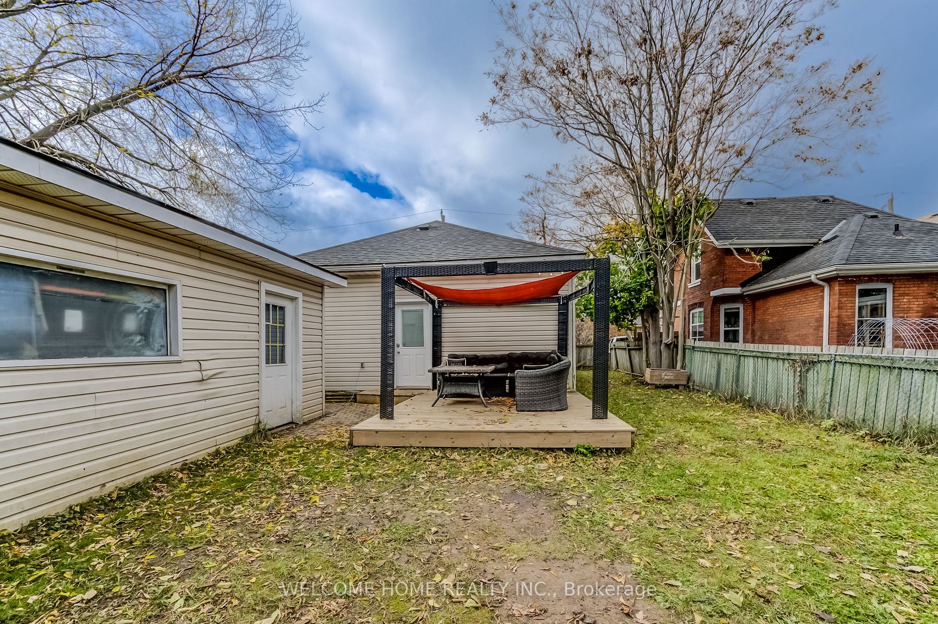 169 Brock St W