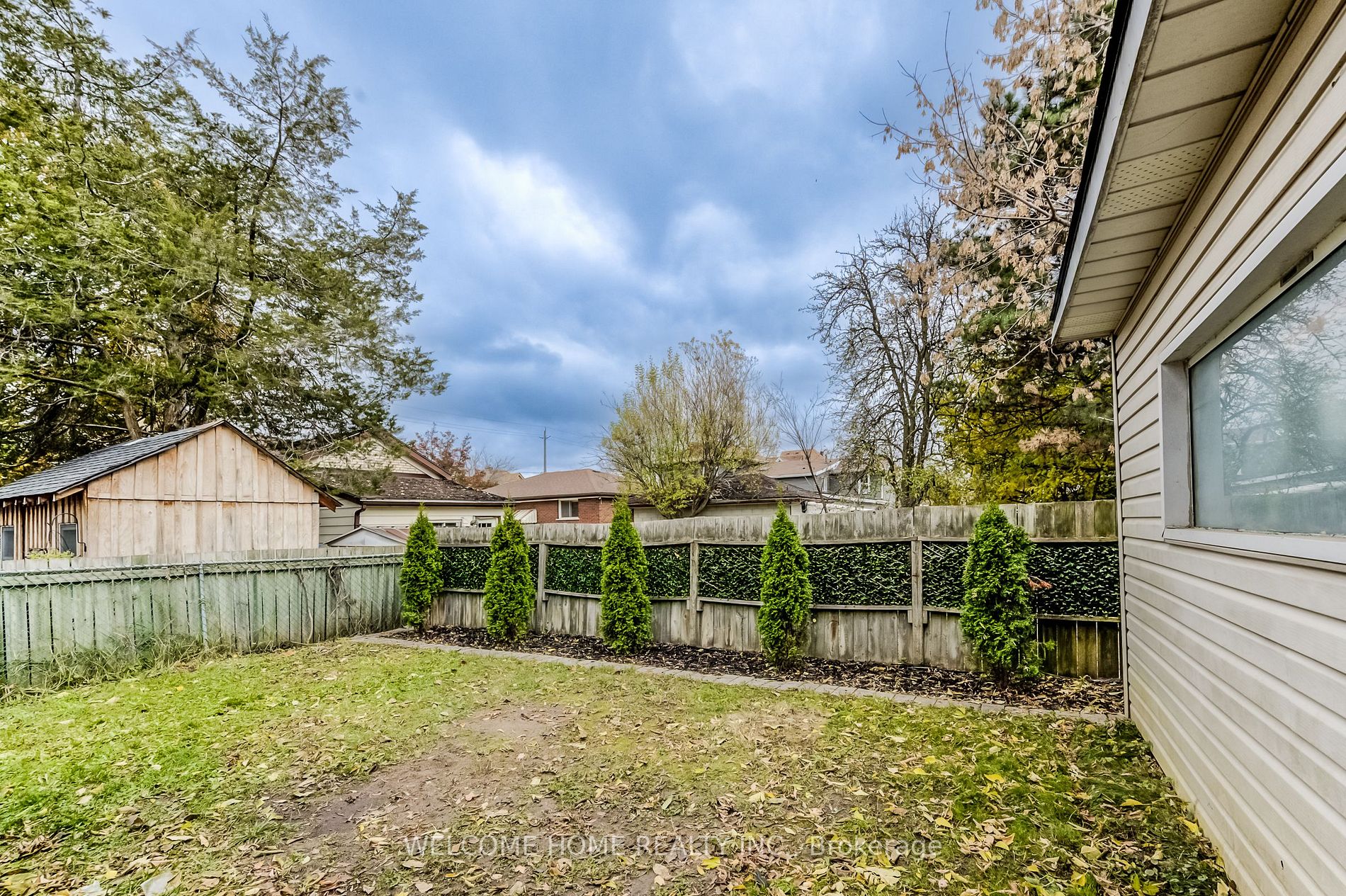 169 Brock St W