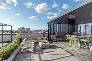 181 King St S, #1803