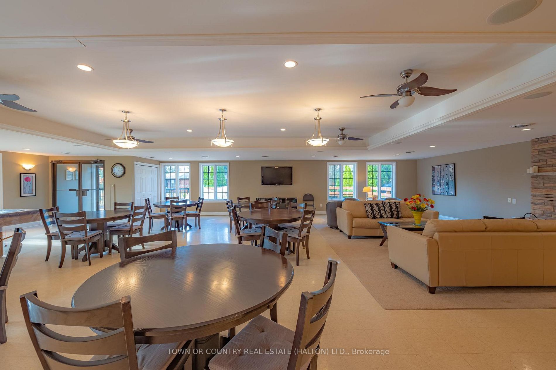 200 East St S, #406