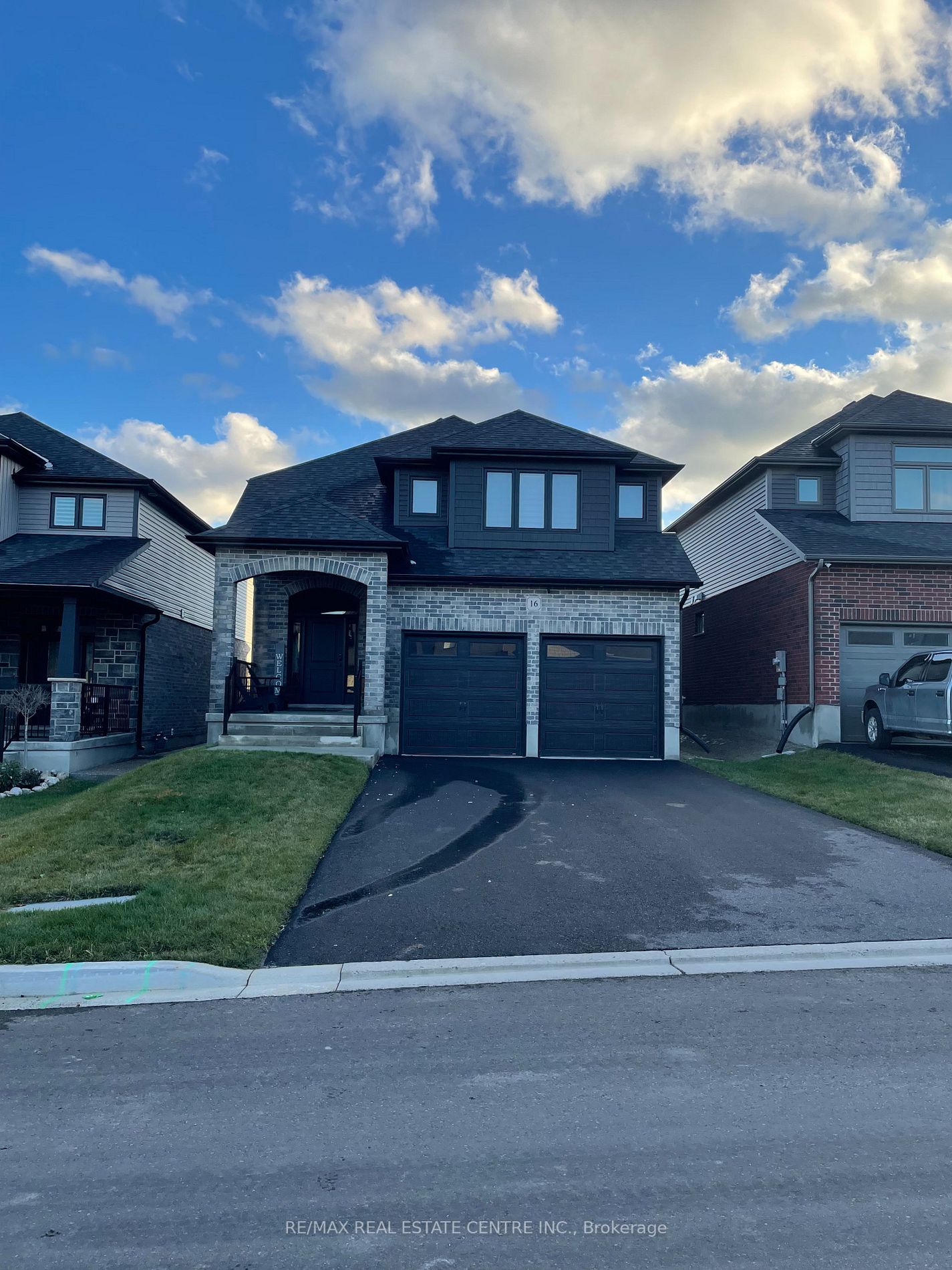 16 Tindall Crescent