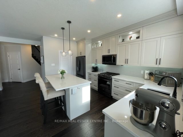16 Tindall Crescent