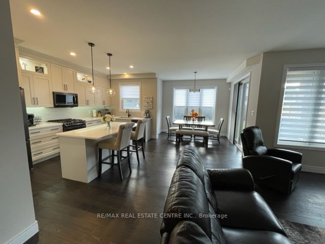 16 Tindall Crescent