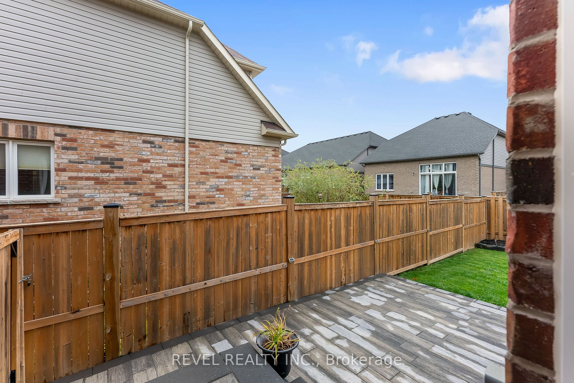 4468 Eclipse Way