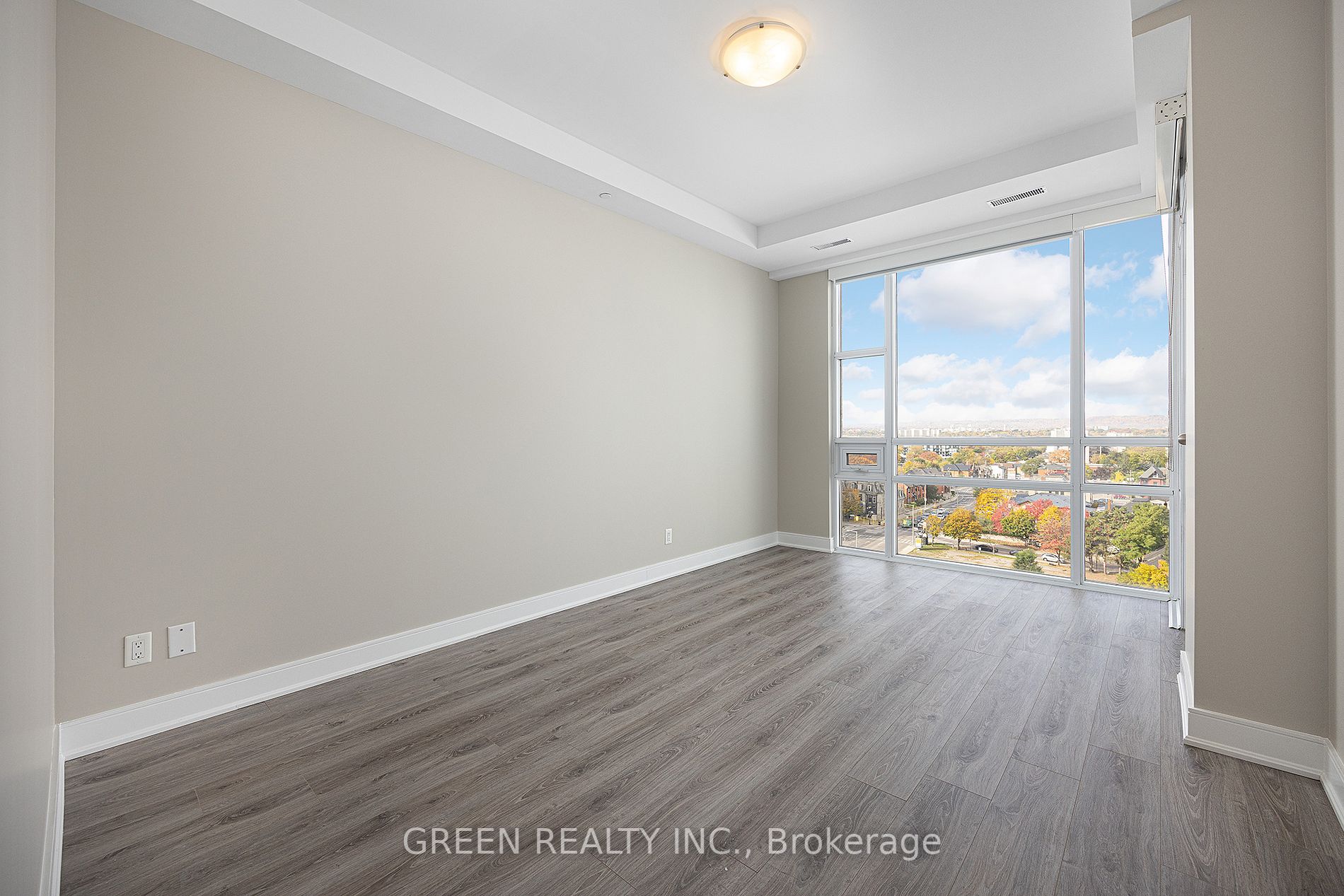 150 Main St W, #1108