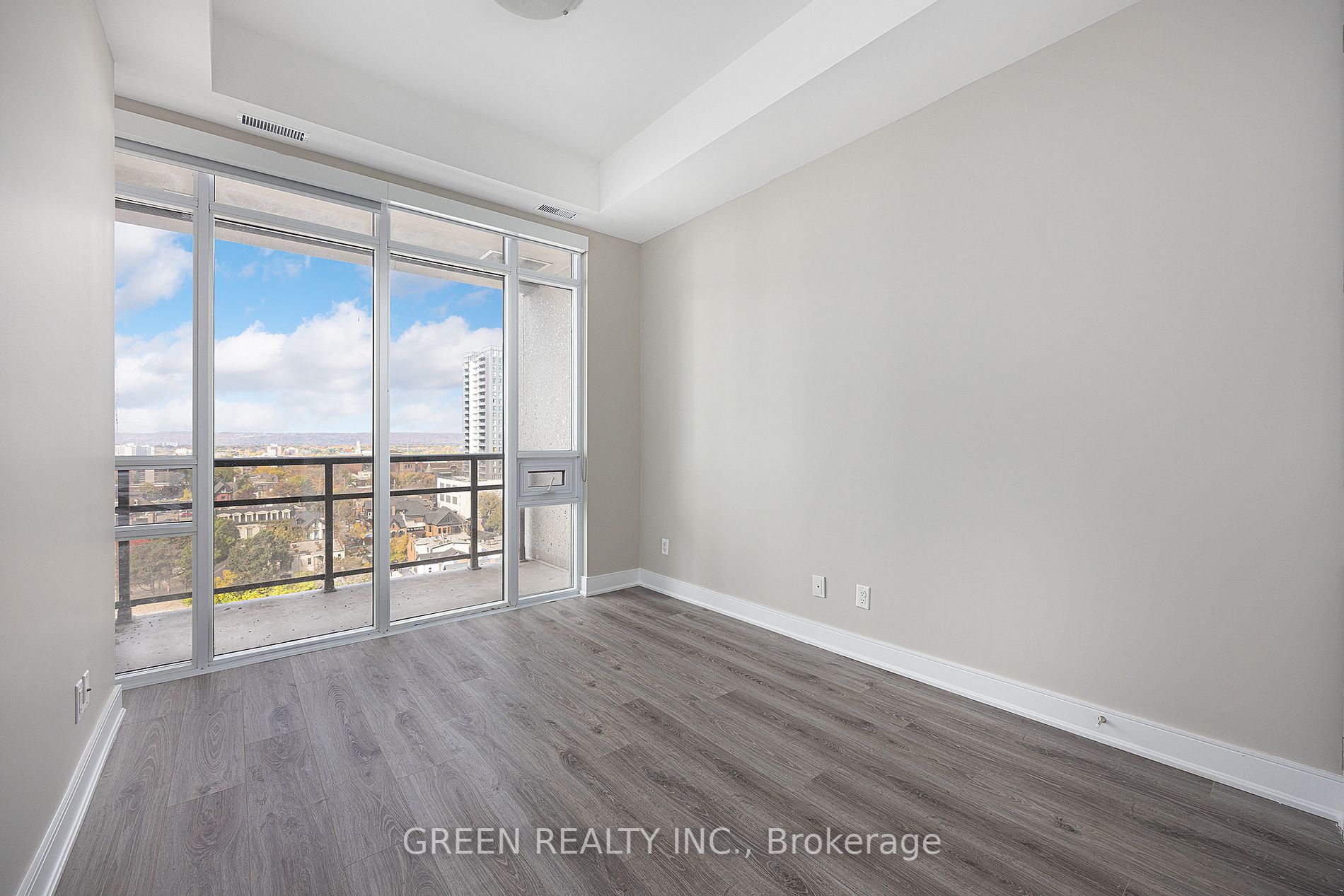 150 Main St W, #1108