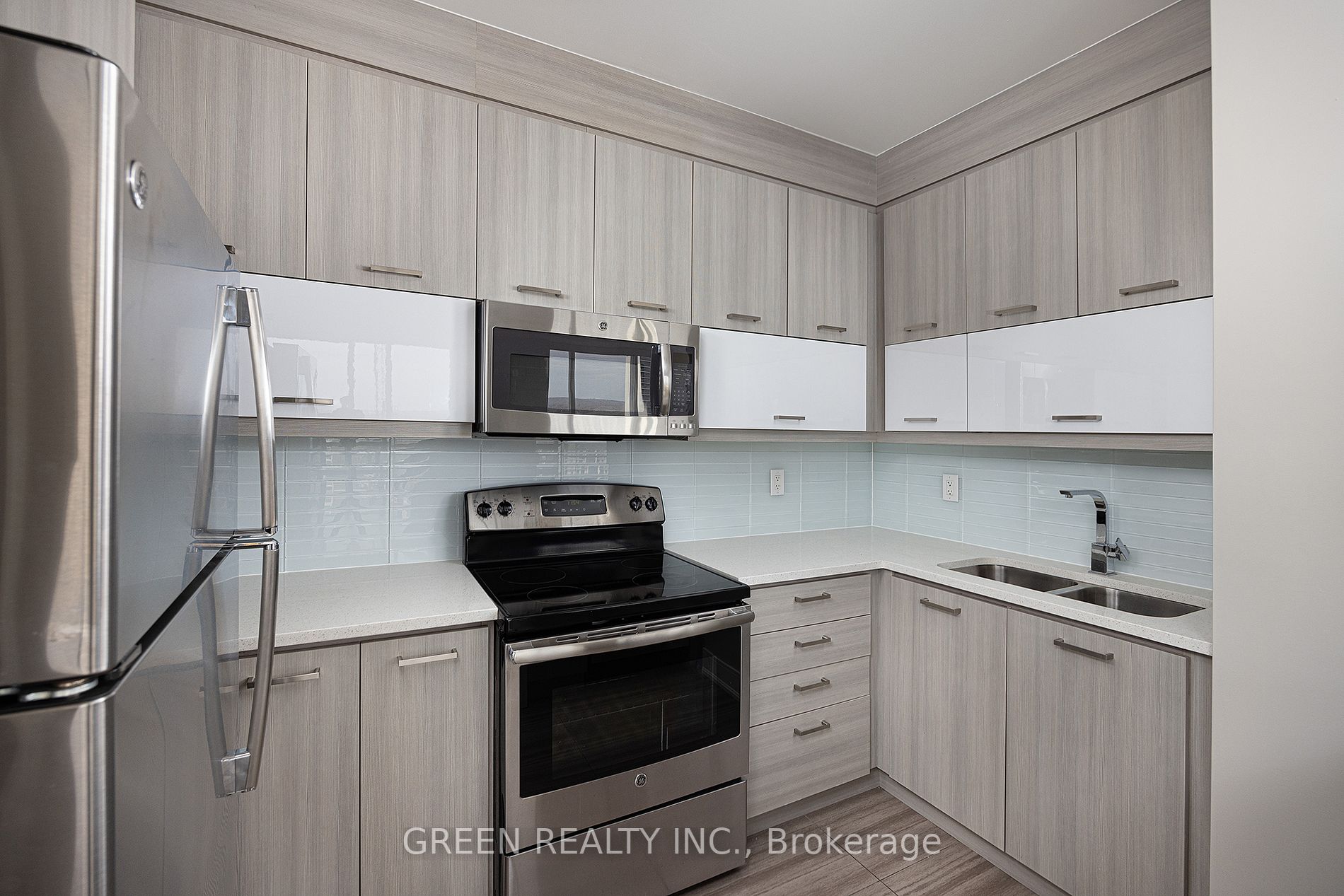 150 Main St W, #1108