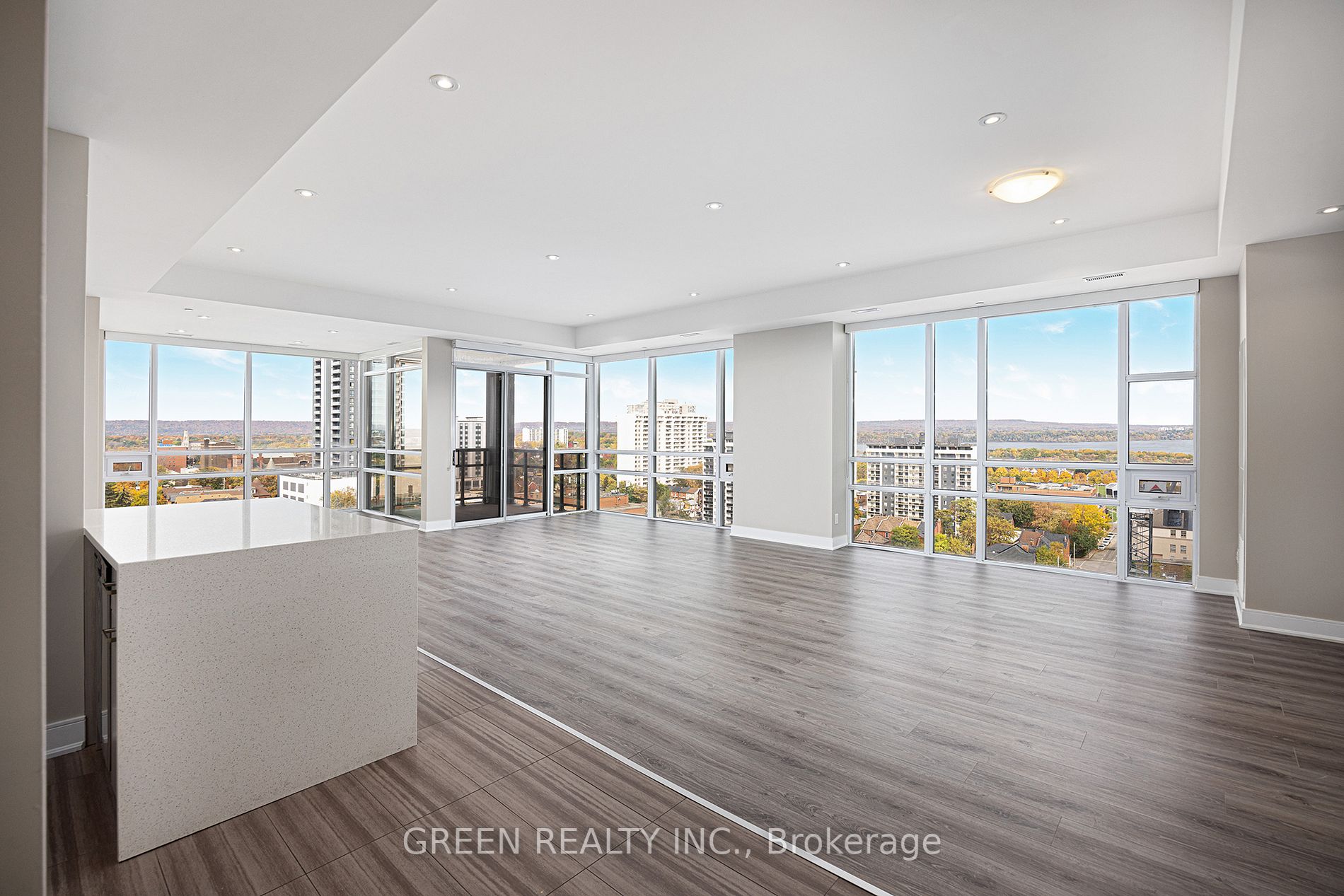 150 Main St W, #1108
