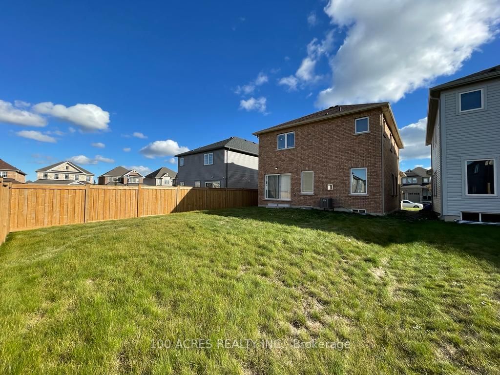 724 Gilmour Crescent