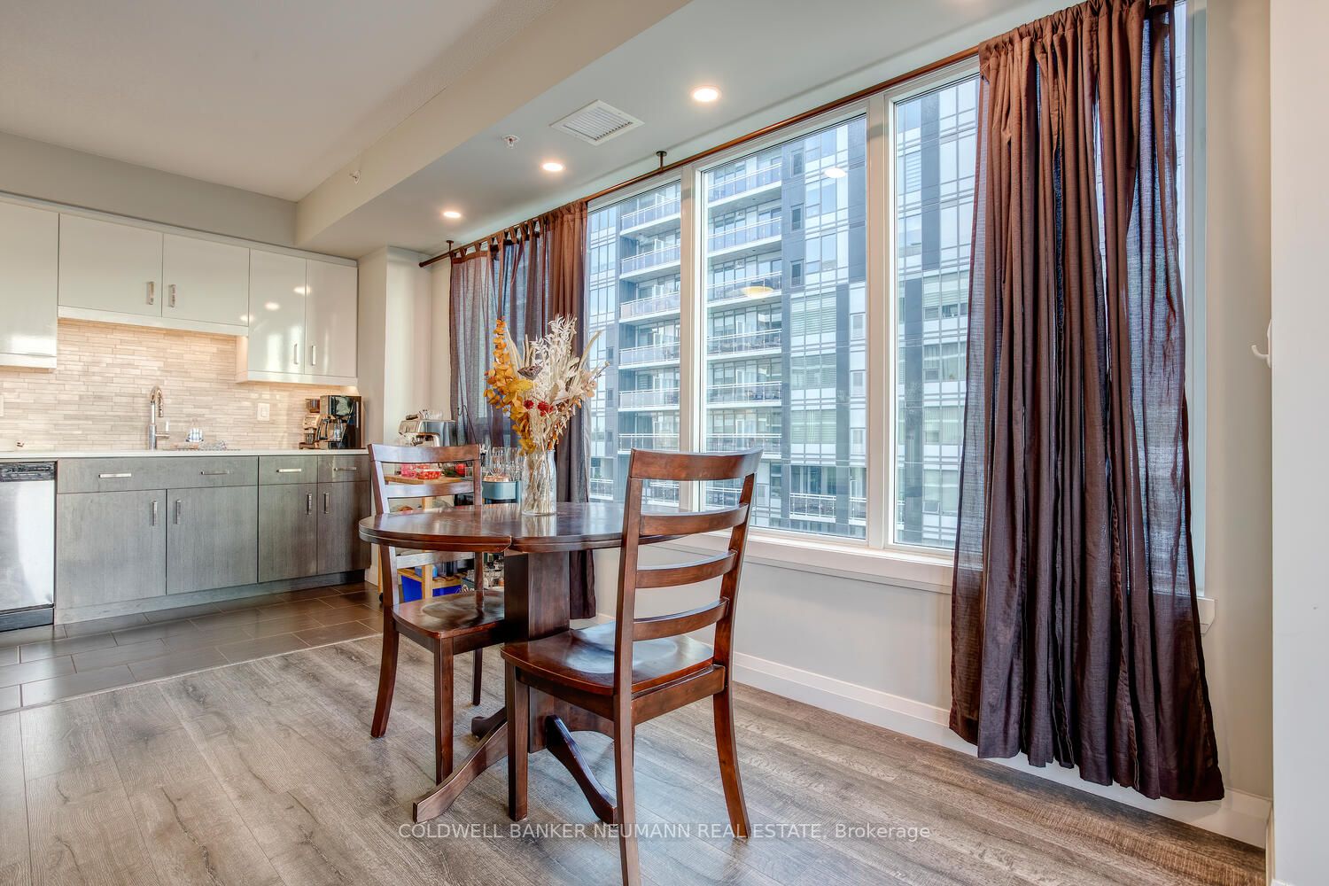 53 Arthur St S, #504