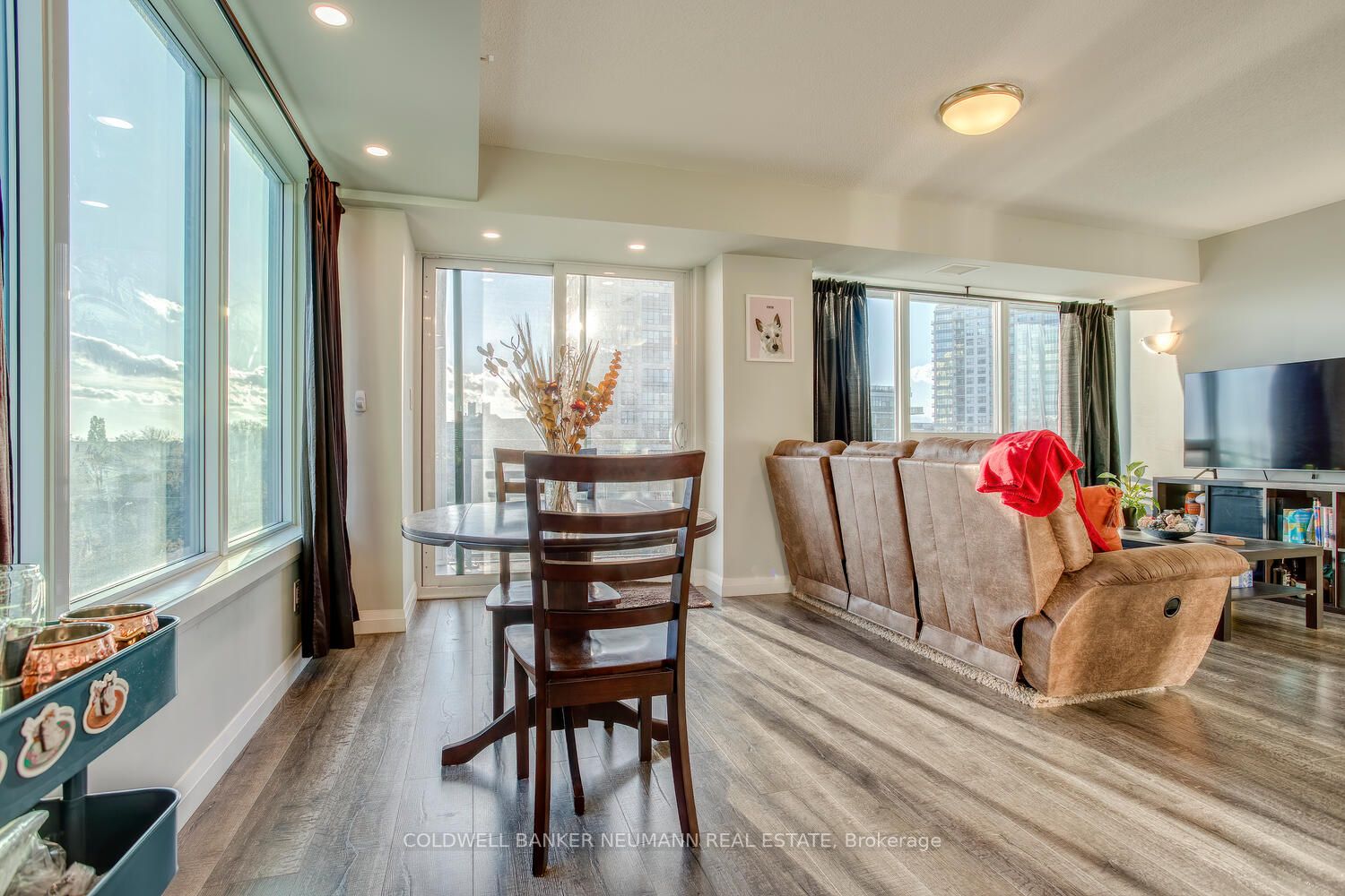 53 Arthur St S, #504