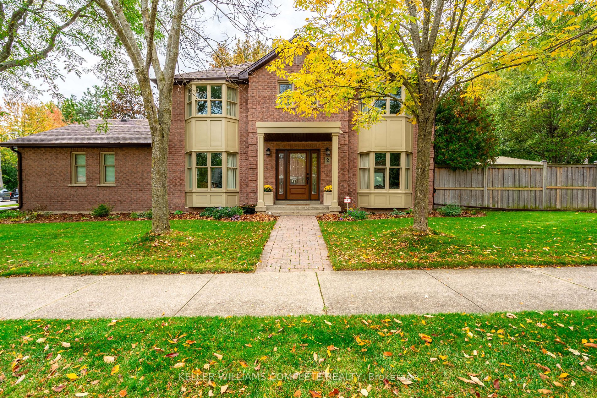 2 Willowtree Crt