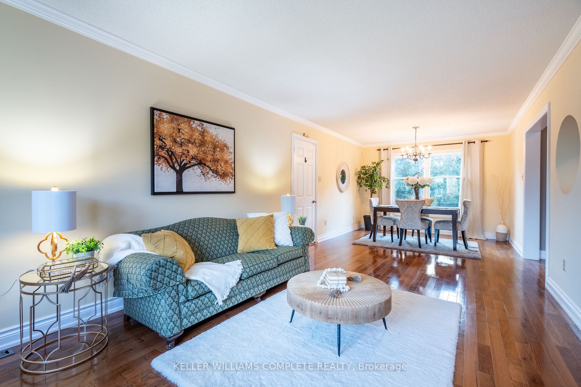 2 Willowtree Crt