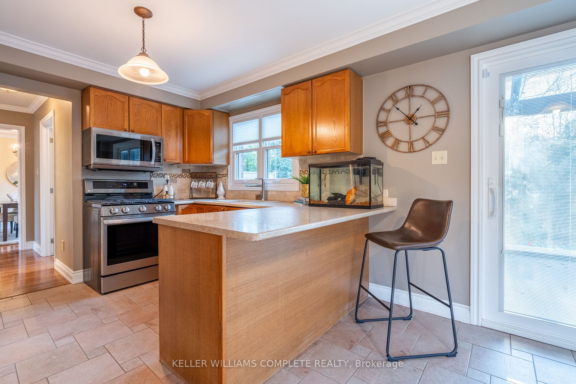 2 Willowtree Crt