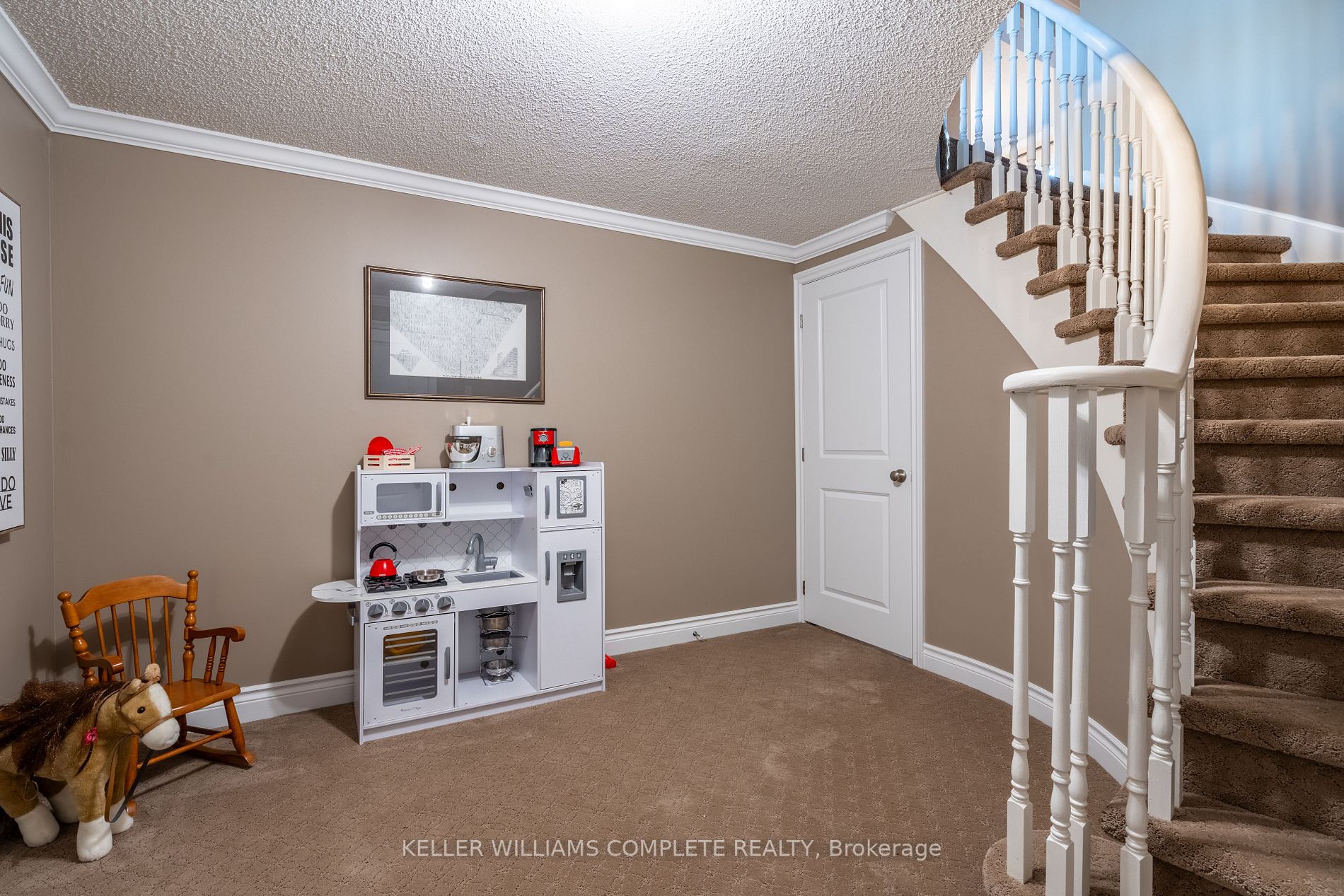 2 Willowtree Crt