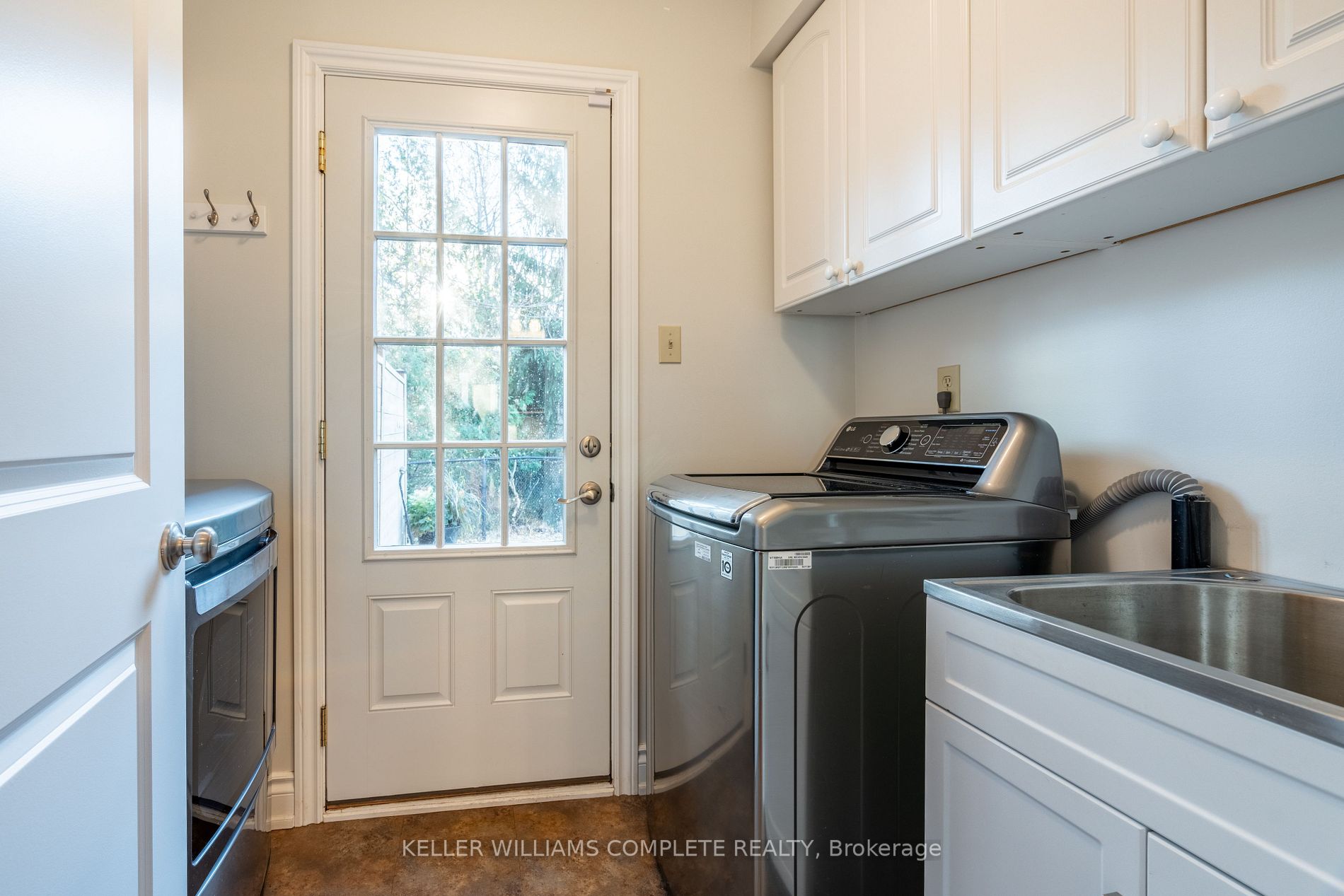 2 Willowtree Crt