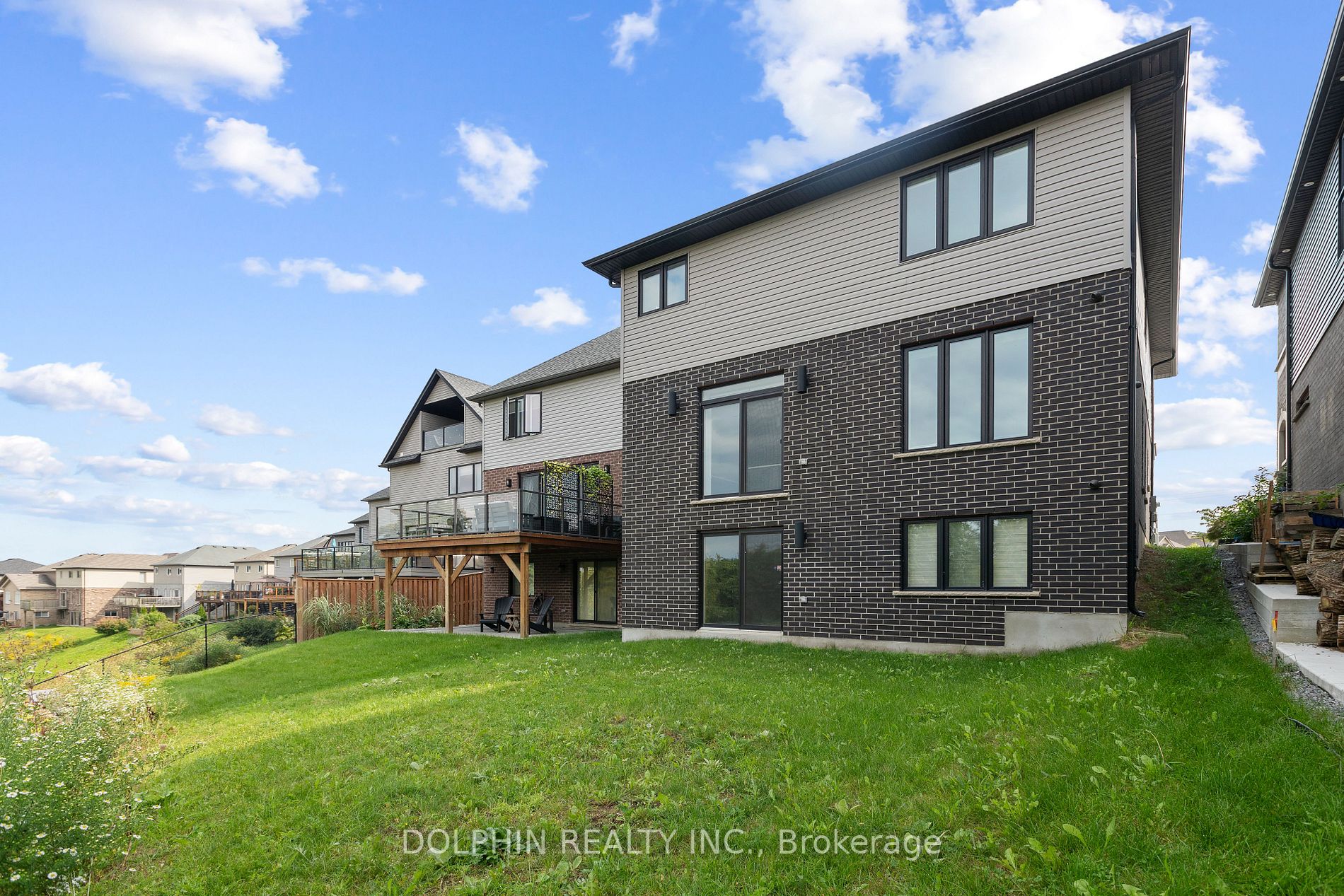 337 Woodbine Ave